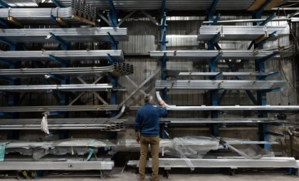 Trump renunță la dublarea tarifelor pentru importurile de metale din Canada, după ce Ontario a suspendat taxa de 25% pe electricitate