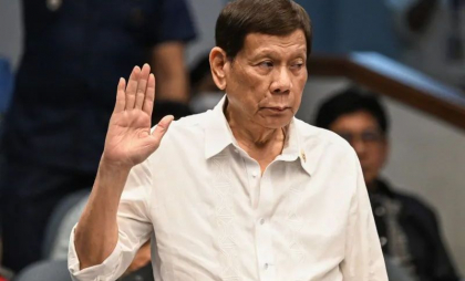 Fostul președinte filipinez Rodrigo Duterte e în drum spre Haga, unde va fi judecat de Curtea Penală Internațională pentru crime împotriva umanității, o premieră istorică Fostul președinte filipinez Rodrigo Duterte e în drum spre Haga, unde va fi judecat de Curtea Penală Internațională pentru crime împotriva umanității, o premieră istorică