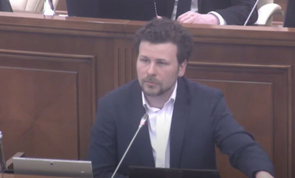 Moțiunea simplă depusă de BCS împotriva politicilor ministerului Educației - examinată de Parlament. Dan Perciun - prezent la tribuna Legislativului Moțiunea simplă depusă de BCS împotriva politicilor ministerului Educației - examinată de Parlament. Dan Perciun - prezent la tribuna Legislativului