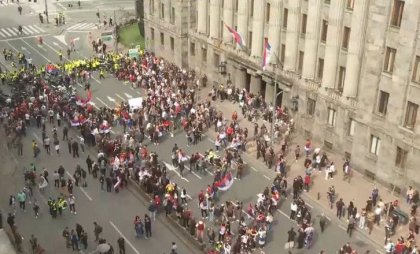 Miting uriaș la Belgrad: sute de mii de protestatari sunt așteptați în capitala Serbiei. Care sunt revendicările manifestanților - VIDEO Miting uriaș la Belgrad: sute de mii de protestatari sunt așteptați în capitala Serbiei. Care sunt revendicările manifestanților - VIDEO