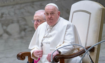 Mii de scrisori sunt trimise papei Francisc în fiecare zi, potrivit Poştei din Italia

