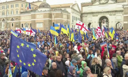 Miting pro-european la Roma. Zeci de mii de italieni au ieșit în stradă
Miting pro-european la Roma. Zeci de mii de italieni au ieșit în stradă