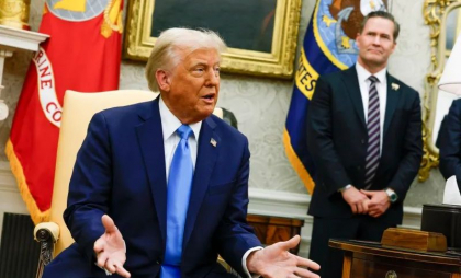 Administrația Trump avertizează Iranul că „toate opțiunile sunt pe masă.” Teheranul promite „un răspuns devastator și decisiv oricărei amenințări”
Administrația Trump avertizează Iranul că „toate opțiunile sunt pe masă.” Teheranul promite „un răspuns devastator și decisiv oricărei amenințări”