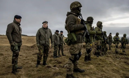 Un „număr semnificativ” de țări sunt pregătite să trimită trupe în Ucraina pentru menținerea păcii, anunță Marea Britanie
 Un „număr semnificativ” de țări sunt pregătite să trimită trupe în Ucraina pentru menținerea păcii, anunță Marea Britanie