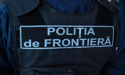 Trei persoane, inclusiv doi polițiști de frontieră, amendați cu jumătate de milion pentru trafic de influență. Ce schemă au pus aceștia la cale
Trei persoane, inclusiv doi polițiști de frontieră, amendați cu jumătate de milion pentru trafic de influență. Ce schemă au pus aceștia la cale
