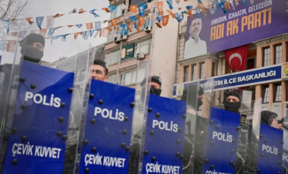 Haos în Istanbul de teama unor proteste după reținerea lui Ekrem Imamoglu. Demonstrații interzise, străzi închise, unele linii de metrou, oprite, X și YouTube, inaccesibile - FOTO