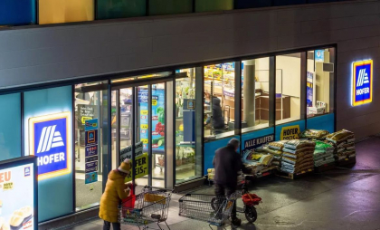 Amenda primită de o femeie care a mâncat o ridiche dintr-un supermarket din Austria Amenda primită de o femeie care a mâncat o ridiche dintr-un supermarket din Austria