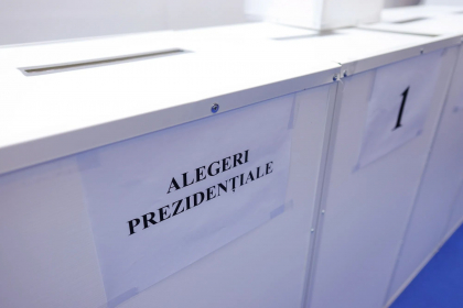 Primarul, jurnalista, actriţa, fostul preot, fostul spion. Ce scrie POLITICO despre candidaţii la preşedinţia României