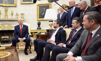 Administrația Trump a introdus din greșeală un jurnalist în grupul în care discuta planul despre un atac militar. Strategia președintelui, pusă la îndoială de JD Vance Administrația Trump a introdus din greșeală un jurnalist în grupul în care discuta planul despre un atac militar. Strategia președintelui, pusă la îndoială de JD Vance