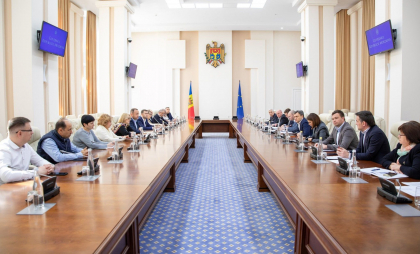 Prim-ministrul, la discuții cu procesatorii de carne de porc în contextul situației cauzate de focarele de pestă porcină africană: „Această boală gravă nu a afectat doar Moldova, dar întreaga regiune” Prim-ministrul, la discuții cu procesatorii de carne de porc în contextul situației cauzate de focarele de pestă porcină africană: „Această boală gravă nu a afectat doar Moldova, dar întreaga regiune”