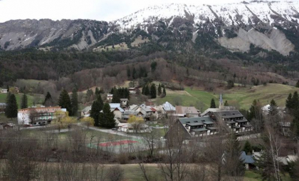 Cazul unui copil care a dispărut într-un sat alpin francez și, apoi, a fost găsit mort, elucidat după doi ani. Bunicii băiatului au fost arestați Cazul unui copil care a dispărut într-un sat alpin francez și, apoi, a fost găsit mort, elucidat după doi ani. Bunicii băiatului au fost arestați