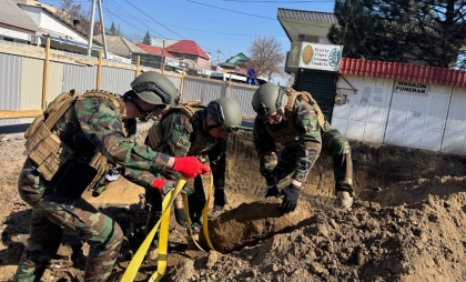 Două bombe de aviație - depistate în zona Gării auto din Ungheni. Geniștii au intervenit - FOTO