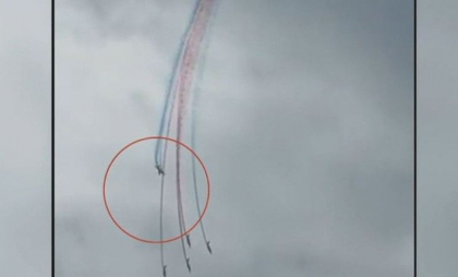 Două avioane s-au ciocnit în timpul unui exercițiu al unei unități de elită a Armatei în Franța Două avioane s-au ciocnit în timpul unui exercițiu al unei unități de elită a Armatei în Franța