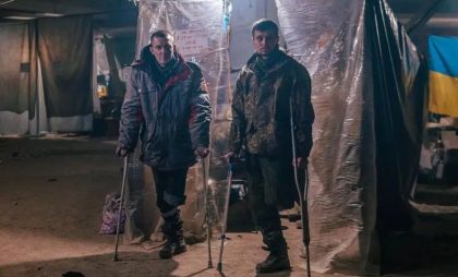 Luptători ai regimentului Azov care au apărat Mariupolul au primit ani grei de închisoare în Rusia
Luptători ai regimentului Azov care au apărat Mariupolul au primit ani grei de închisoare în Rusia