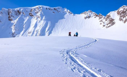 Cum a reușit un bărbat să supraviețuiească îngropat de o avalanșă. „Este aproape unic în istorie” Cum a reușit un bărbat să supraviețuiească îngropat de o avalanșă. „Este aproape unic în istorie”