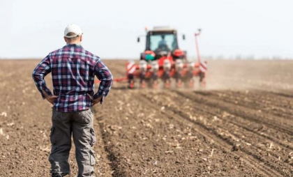 Producătorii agricoli vor primi înapoi suma plătită pentru impozitul funciar pe anul 2024, iar banii vor fi rambursați din TVA-ul pe care l-au acumulat Producătorii agricoli vor primi înapoi suma plătită pentru impozitul funciar pe anul 2024, iar banii vor fi rambursați din TVA-ul pe care l-au acumulat