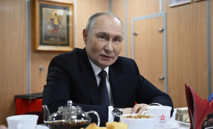 Vladimir Putin lansează o nouă strategie pentru Ucraina, care implică SUA și Occidentul. „Apoi începem discuțiile despre un tratat de pace”