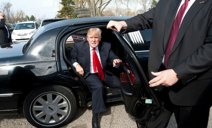 Trump spune că „nu-i pasă deloc” de scumpirea mașinilor din SUA. Mesajul pentru producătorii auto: „Felicitări!”