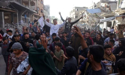 Protest al palestinienilor împotriva Hamas în Gaza. „Afară, afară! Hamas ieșiți afară!”. „Ne-am săturat de bombardamente, ucideri și strămutări” - FOTO Protest al palestinienilor împotriva Hamas în Gaza. „Afară, afară! Hamas ieșiți afară!”. „Ne-am săturat de bombardamente, ucideri și strămutări” - FOTO