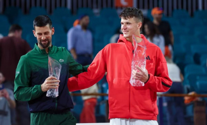 Mensik îl învinge pe Djokovic într-o finală epică la Miami! Sârbul amână titlul 100
AFP
