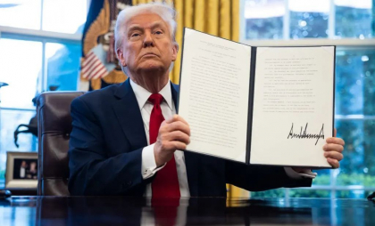 Noile taxe comerciale intră în vigoare în această săptămână. „Toate țările vor fi afectate”, spune Trump Noile taxe comerciale intră în vigoare în această săptămână. „Toate țările vor fi afectate”, spune Trump
