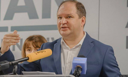 Un salariu de peste 25 de mii de lei lunar și aproape 20 de mii de euro, câștigați la cumetrie. Ce alte bunuri și venituri a indicat primarul capitalei în declarația sa de avere / DOC