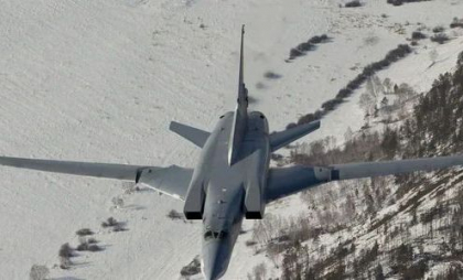 Un bombardier strategic rusesc s-a prăbușit în Siberia. O persoană a murit după ce s-a catapultat