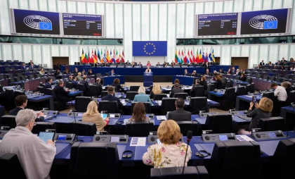 „Consecințele se vor simți imediat. Milioane de cetățeni vor avea facturi mai mari”. Riposta anunțată de UE după tarifele de 20% impuse de Donald Trump „Consecințele se vor simți imediat. Milioane de cetățeni vor avea facturi mai mari”. Riposta anunțată de UE după tarifele de 20% impuse de Donald Trump