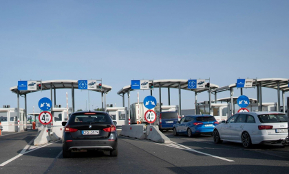 Țara din Europa care închide granițe din cauza unei crize sanitare. Vor fi restricții până pe 20 mai
Țara din Europa care închide granițe din cauza unei crize sanitare. Vor fi restricții până pe 20 mai