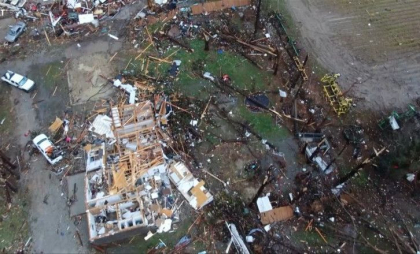 Vreme extremă în SUA: tornade, furtuni, grindină și rafale de vânt de 260 km/h. Cel puțin 7 oameni au murit și 13 au fost răniți Vreme extremă în SUA: tornade, furtuni, grindină și rafale de vânt de 260 km/h. Cel puțin 7 oameni au murit și 13 au fost răniți