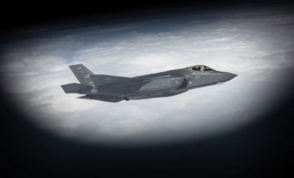 Politico: Tarifele lui Trump ar putea afecta grav chiar industria americană a apărării, inclusiv producerea avioanelor de luptă F-35 și a submarinelor nucleare