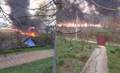 Incendiu puternic de vegetație în stânga Nistrului: Flăcările au cuprins un câmp, iar în apropiere sunt case de locuit - VIDEO
Incendiu puternic de vegetație în stânga Nistrului: Flăcările au cuprins un câmp, iar în apropiere sunt case de locuit - VIDEO