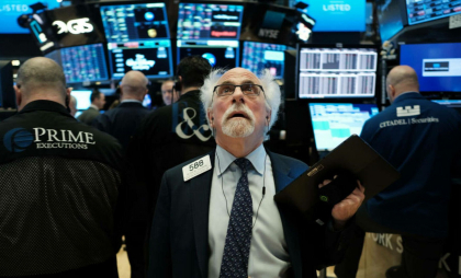 Panică pe Wall Street, după noile tarife comerciale impuse de Donald Trump. Calculele răzbunării făcute la Beijing Panică pe Wall Street, după noile tarife comerciale impuse de Donald Trump. Calculele răzbunării făcute la Beijing