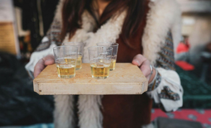 Rusia vrea să restricționeze vânzările de alcool în weekend. Cât alcool beau rușii și unde există restricții
 Rusia vrea să restricționeze vânzările de alcool în weekend. Cât alcool beau rușii și unde există restricții