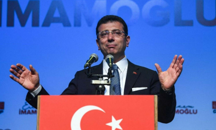 Primarul arestat al Istanbulului, Ekrem Imamoglu, a fost făcut cetăţean de onoare al Parisului Primarul arestat al Istanbulului, Ekrem Imamoglu, a fost făcut cetăţean de onoare al Parisului