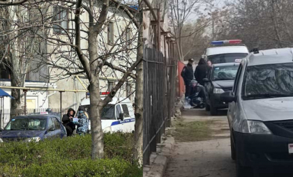 Caz șocant în stânga Nistrului. Un taximetrist ar fi fost înjunghiat mortal. Imagini de la locul crimei - VIDEO Caz șocant în stânga Nistrului. Un taximetrist ar fi fost înjunghiat mortal. Imagini de la locul crimei - VIDEO
