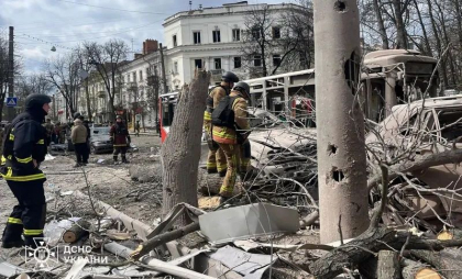 Cum relatează presa rusă despre atacul din Sumî care a ucis peste 30 de persoane: „provocare înscenată”. Versiunea Moscovei: Cei uciși sunt soldați