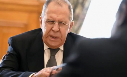 Lavrov susține că NATO „ar fi trebuit să fie dizolvată” și că „toate eforturile” ei se concentrează pe pregătirea „unui nou război” Lavrov susține că NATO „ar fi trebuit să fie dizolvată” și că „toate eforturile” ei se concentrează pe pregătirea „unui nou război”