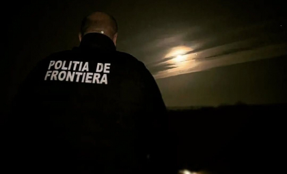 Salvat de polițiștii de frontieră români: Un ucrainean a încercat să treacă prin înot Prutul pentru a ajunge în România, dar s-a blocat la jumătatea drumului