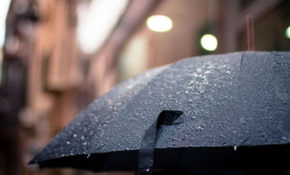 Nu uitați umbrelele acasă. Meteorologii anunță ploi slabe în centrul și nordul țării. Prognoza meteo