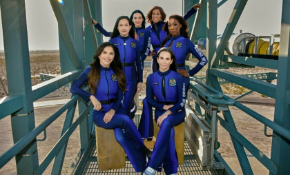 Compania Blue Origin este acuzată de înscenare după călătoria istorică în spațiu. Ce detaliu a stârnit controverse - VIDEO Compania Blue Origin este acuzată de înscenare după călătoria istorică în spațiu. Ce detaliu a stârnit controverse - VIDEO