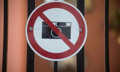 Țara din UE în care fotografiatul va fi interzis în zeci de mii de locații. Cei care încalcă regula pot ajunge la închisoare