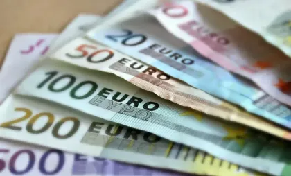 Curs valutar BNM pentru 17 aprilie. Cât costă astăzi un euro și un dolar - FOTO