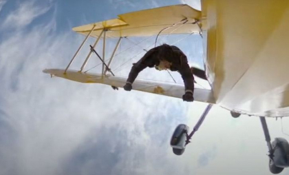Cascadorie uimitoare a lui Tom Cruise la 2.400 metri altitudine, cu vânt de 225 km/h, pentru „Misiune imposibilă 8”
Cascadorie uimitoare a lui Tom Cruise la 2.400 metri altitudine, cu vânt de 225 km/h, pentru „Misiune imposibilă 8”