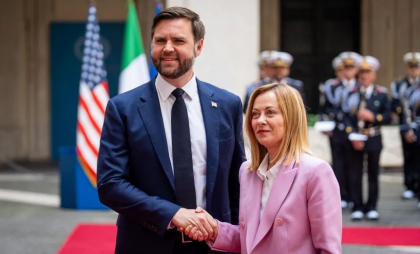 Semnale contradictorii de la Washington. Sosit în Italia, vicepreşedintele SUA se declară „optimist” că războiul din Ucraina poate fi oprit Semnale contradictorii de la Washington. Sosit în Italia, vicepreşedintele SUA se declară „optimist” că războiul din Ucraina poate fi oprit