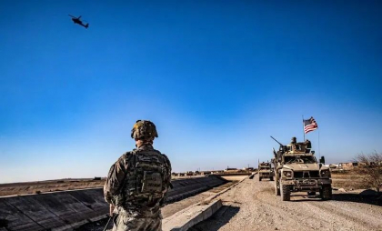 SUA anunță că își reduc la jumătate prezența militară în Siria. Trump: „Nu este lupta noastră”
 SUA anunță că își reduc la jumătate prezența militară în Siria. Trump: „Nu este lupta noastră”