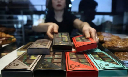 Creșterea în popularitate a ciocolatei Dubai provoacă o penurie de fistic la nivel mondial: „A apărut de nicăieri și dintr-o dată o vezi în fiecare magazin”