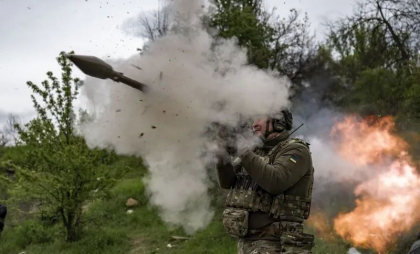După Zelenski, și Rusia acuză Ucraina de peste o mie de încălcări ale armistițiului anunțat de Putin