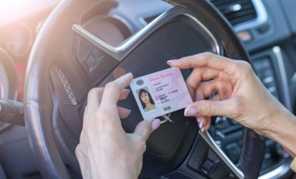 Comisia Europeană: Permisele de conducere digitale vor fi valabile în toate țările UE Comisia Europeană: Permisele de conducere digitale vor fi valabile în toate țările UE