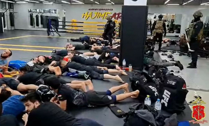 Tineri luați cu forța de mascați din sălile de fitness și duși la război. Putin intensifică recrutările - FOTO
